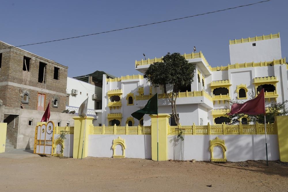 Oyo 29714 Mumal Resort