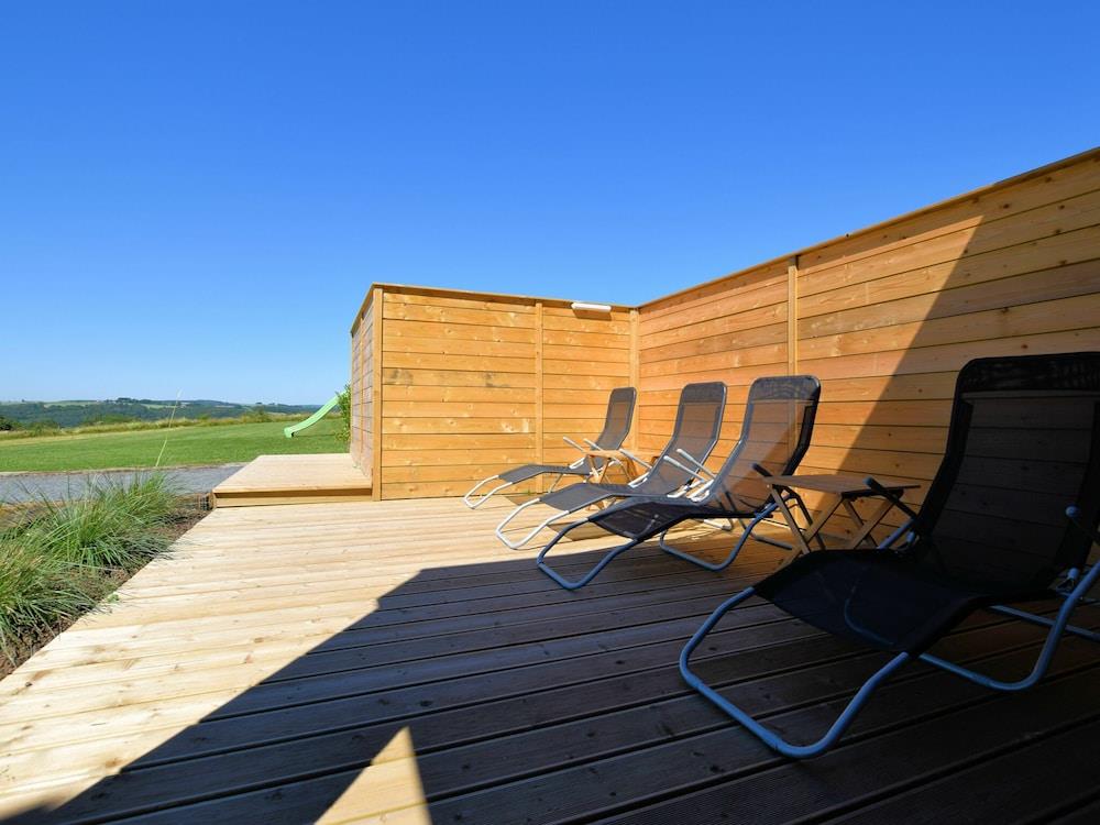 Beautiful, Luxury Home With Sauna, Hot Tub, Private Bathrooms