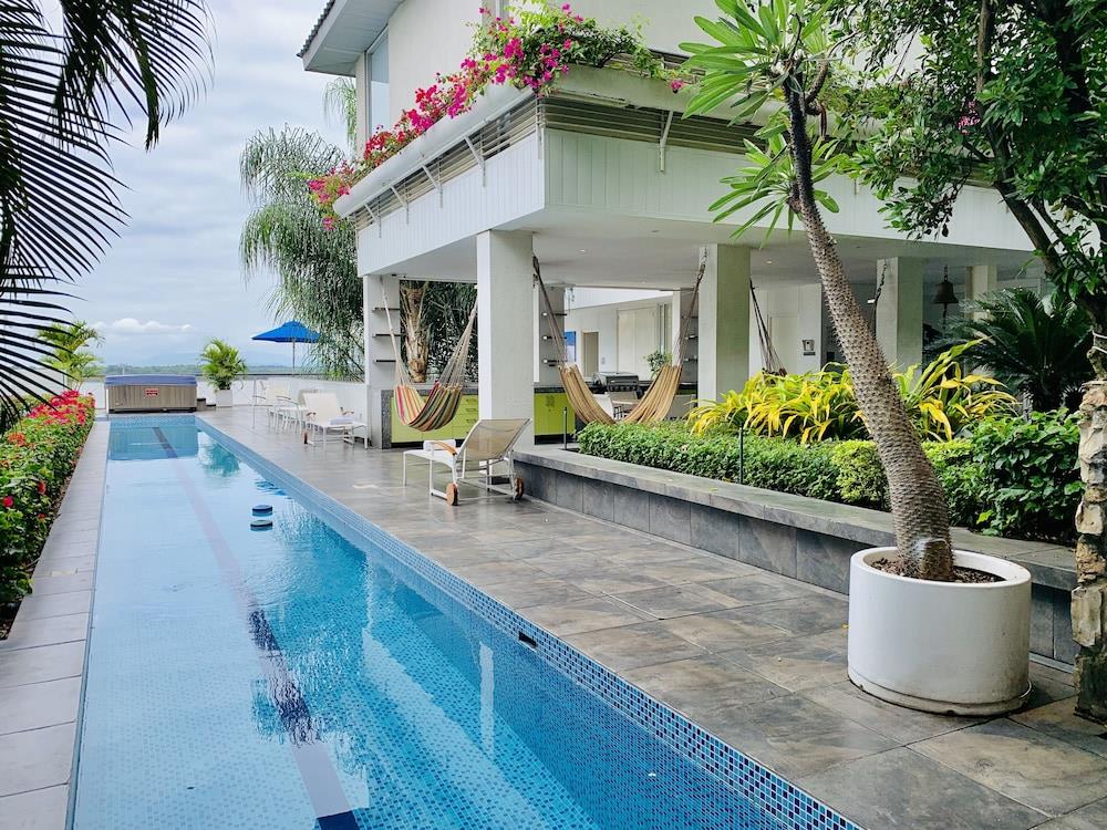 Black Castle Guesthouse