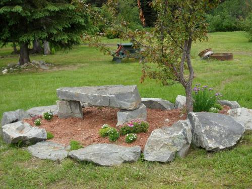 Summit River Lodge & Campsites