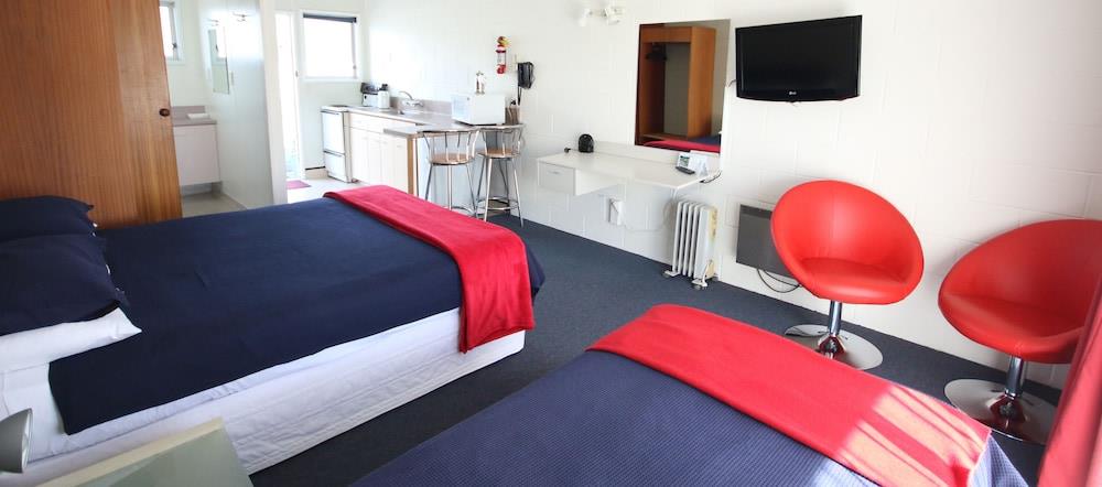 Midway Pacifica Lodge