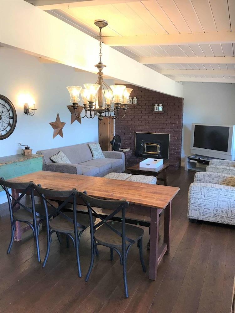 4 B/R Oceanfront Home - Estate Property Hot Tub/ Stairs To Beach