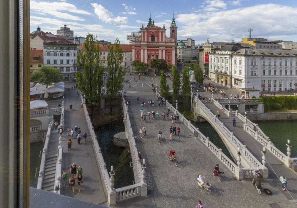 Filip Palace Luxurious Apartment