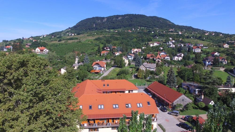 Halaszkert Hotel & Etterem
