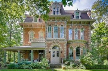 The Highland Manor Inn