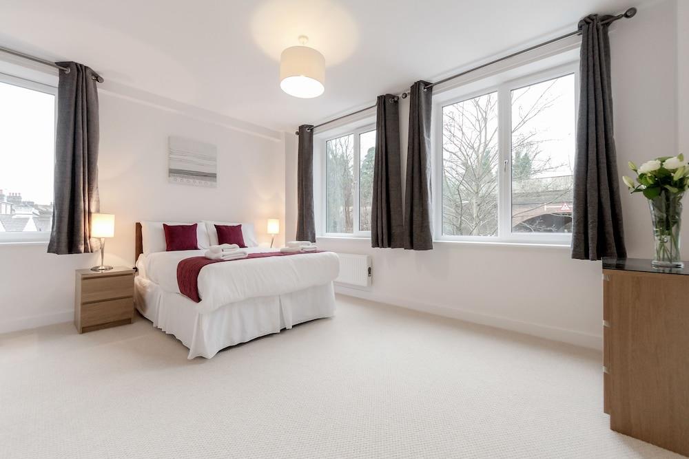 Roomspace Apartments Nouvelle House