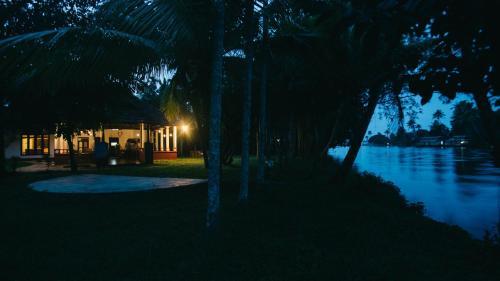 Palmgrove Lake Resort