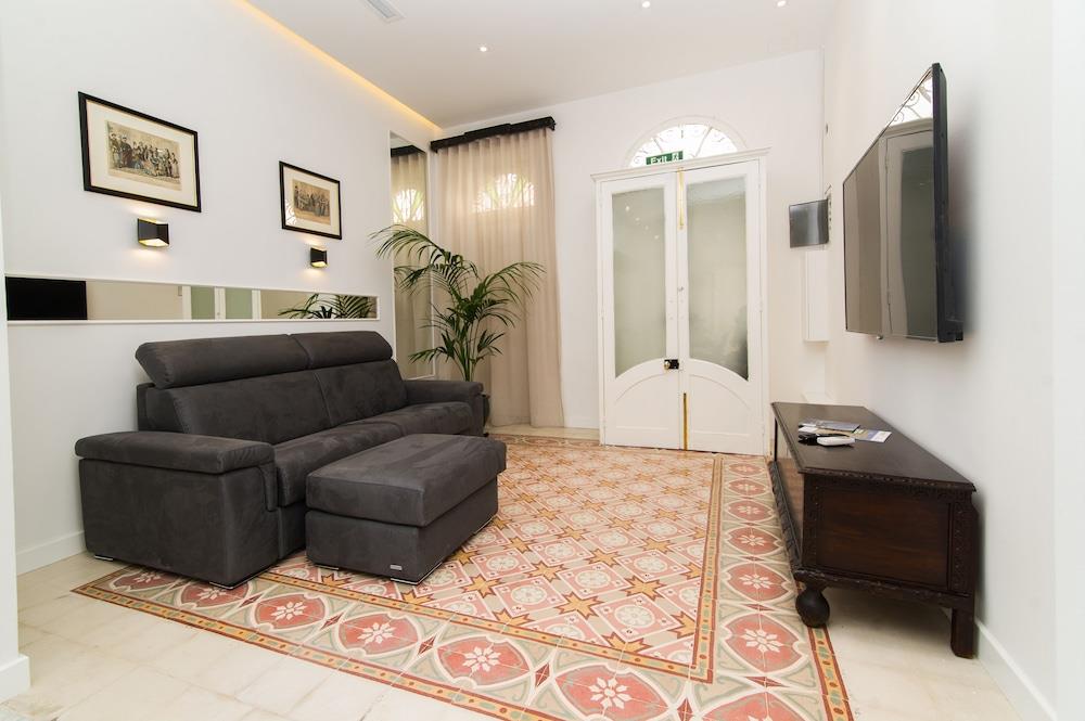 U Collection Townhouse