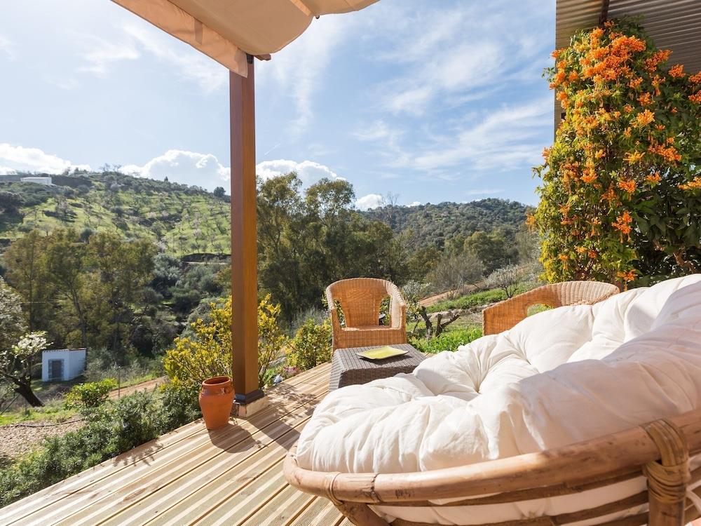 Lovely Holiday Home In Coin With Private Swimming Pool