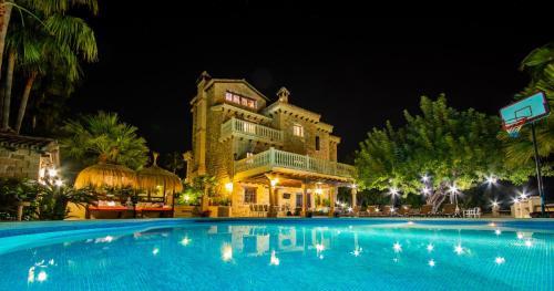 Cubo's Villa Dos Reyes